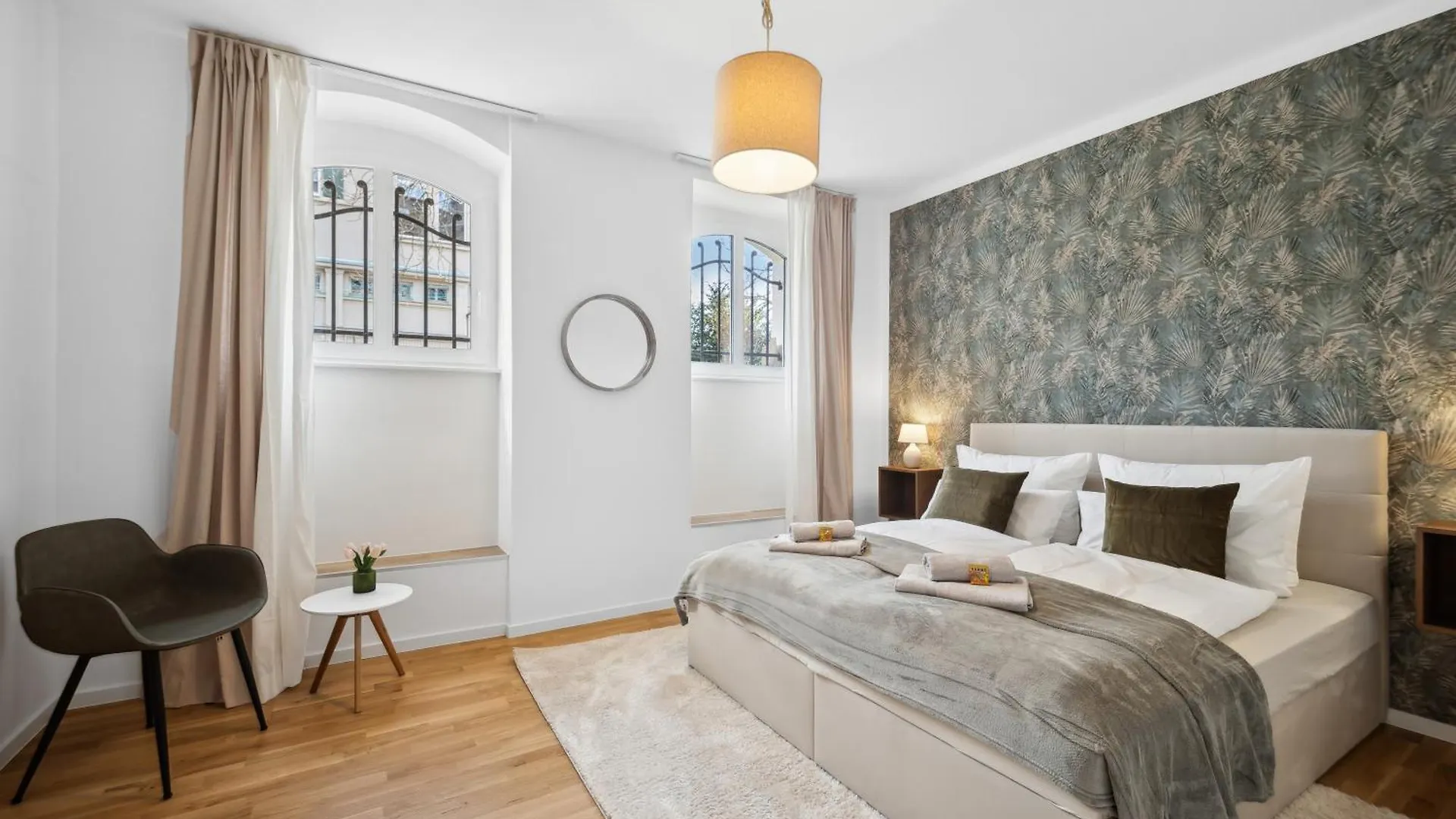 Wiener Palais Am Grossen Garten, Arbeitsplatz, Familie, 7 Pers, Smart-Tv 드레스덴 0*,