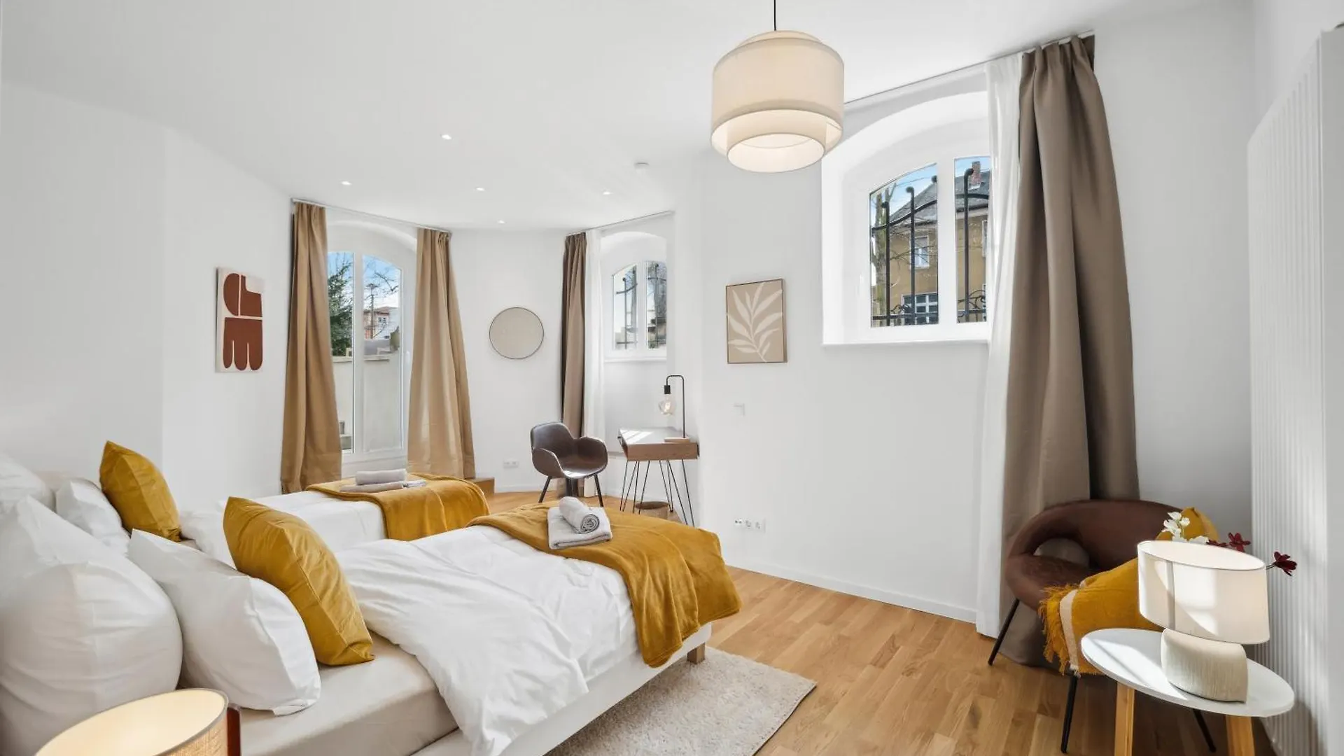 Wiener Palais Am Grossen Garten, Arbeitsplatz, Familie, 7 Pers, Smart-Tv 德累斯顿 0*,
